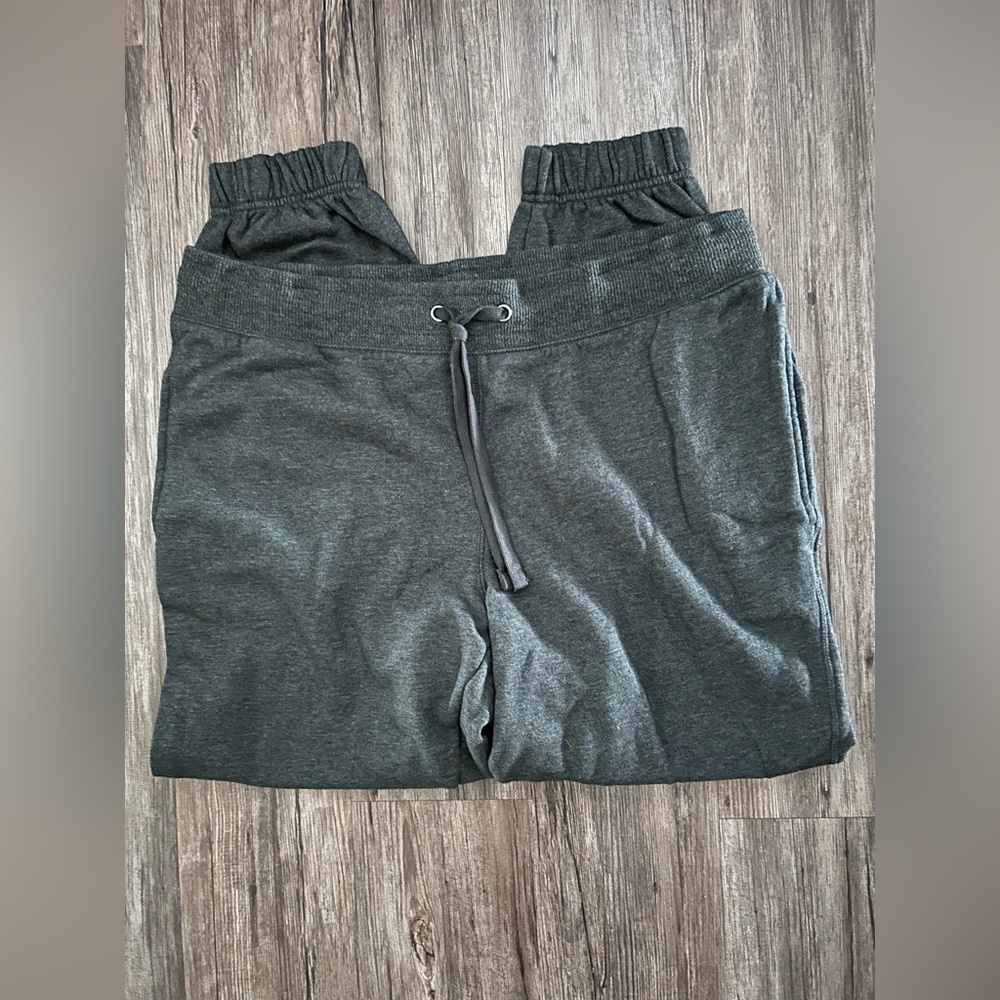 Goodfellow- charcoal grey men’s sweatpants